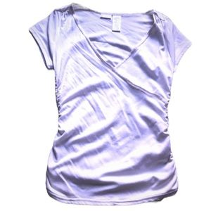 NO BOUNDARIES RUCHED WHITE DEEP V-CUT TEE